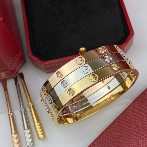 Cart1er Love bangle with 4 diamonds, Includes a screwdriver, water-proof