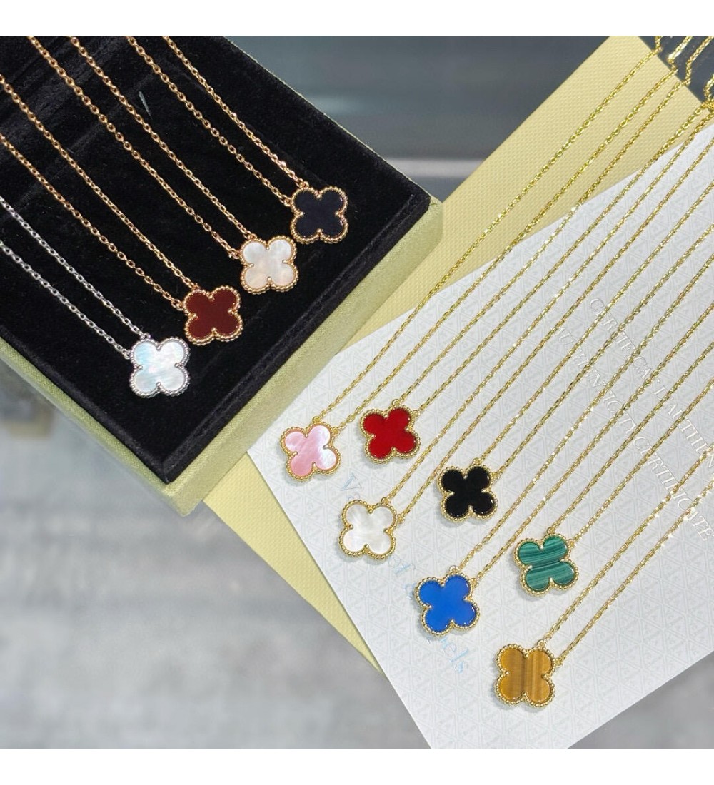 High-Quality Stamped Clover Necklace (Gold Color)