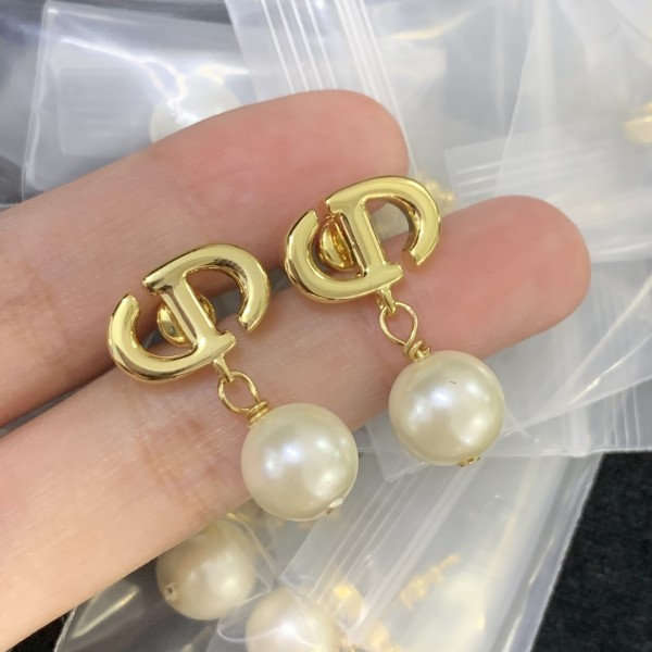 DlOR EARRINGS LUX-104