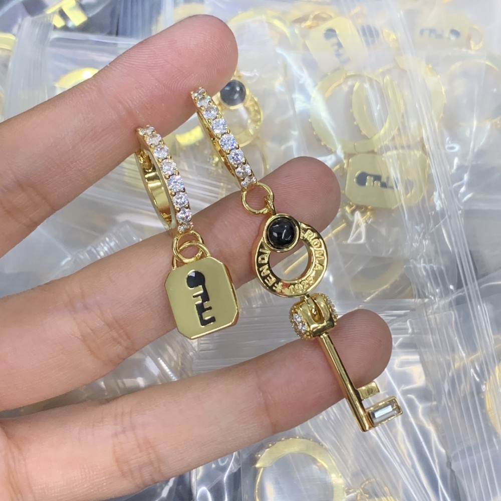 FENDl EARRINGS LUX-304