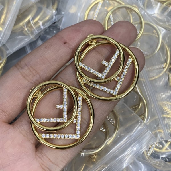 FENDl EARRINGS LUX-319