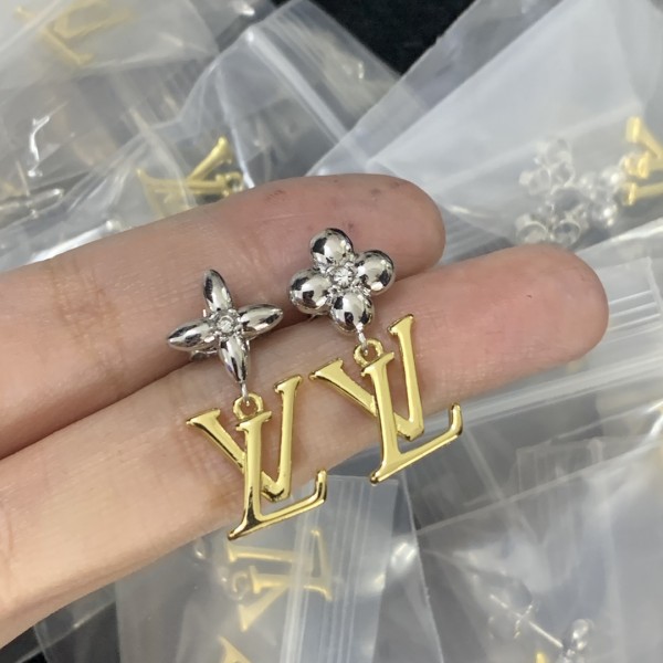 L-V EARRINGS LUX-932