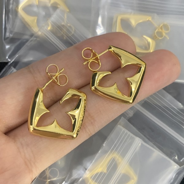 L-V EARRINGS LUX-937