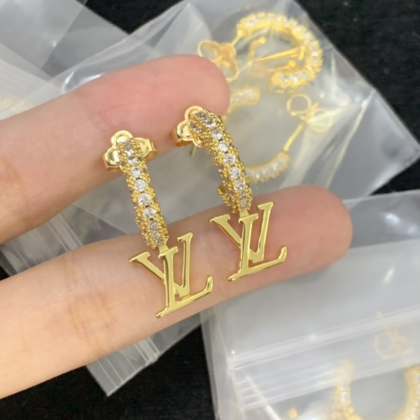 L-V EARRINGS LUX-940