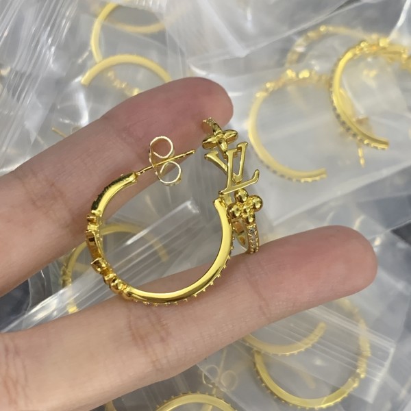 L-V EARRINGS LUX-941