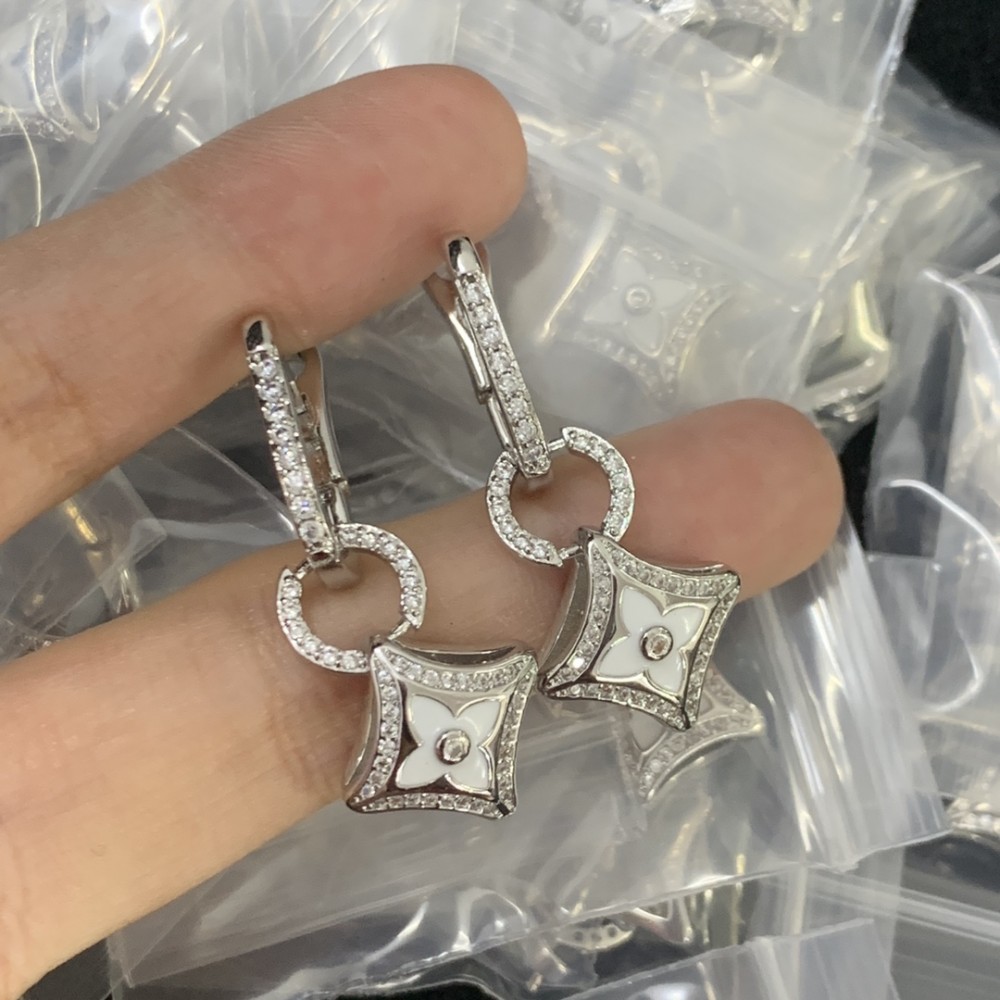 L-V EARRINGS LUX-989